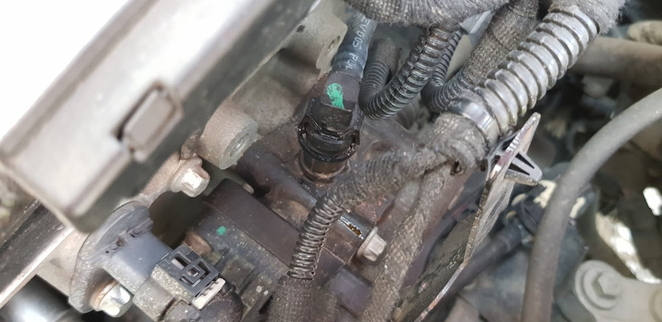 Течь антифриза из под датчика температуры — DRIVE2