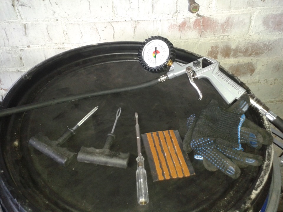 Ремонт прокола колеса — Nissan Bluebird Sylphy (G11), 1,5 л, 2006 года ...