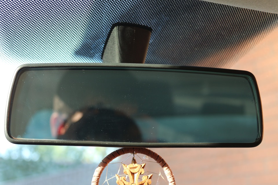 Типо хай, синие зеркала и белый фон. — Volkswagen Polo Sedan, 8,5 л ...