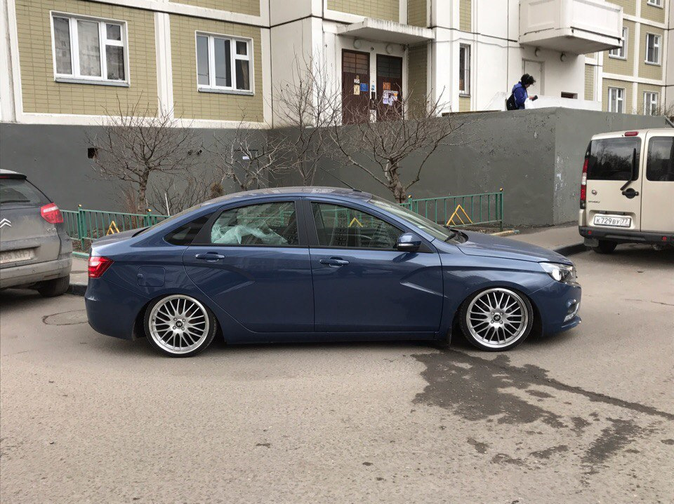 Диски от Кросса R17 215/45 - Lada Vesta, 1,6 л, 2016 года колёсные диски DRIVE2