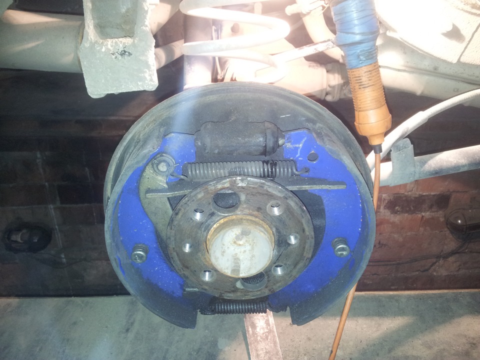 Тормоза не тормозят (почти совсем не тормозят) — Lada 2106, 1,6 л, 1995 ...