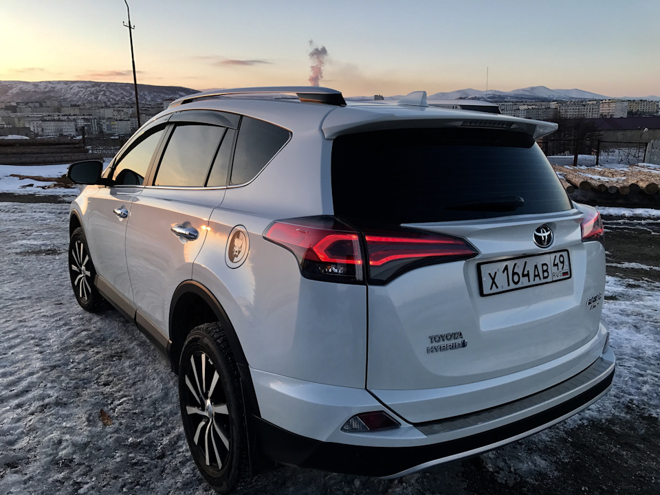 Фото в бортжурнале Toyota RAV4 (IV)