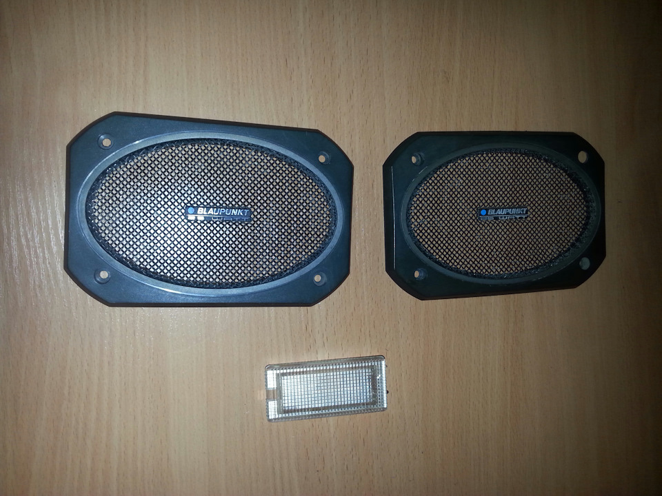 Сетки для передних динамиков — BMW 5 series (E28), 2,8 л, 1987 года ...