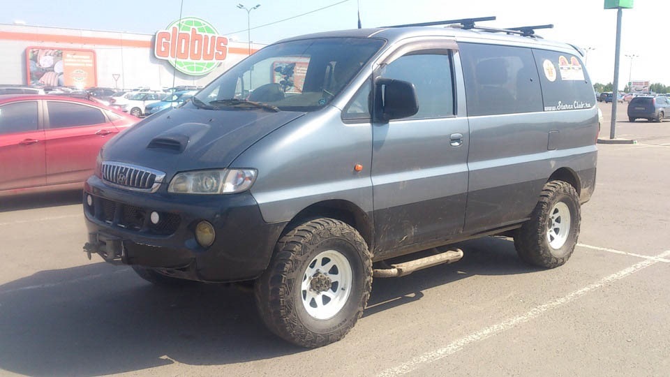 4 4 н 1. Hyundai Starex 4wd 2002. Hyundai Starex 4wd 2000. Hyundai Starex h1 4wd. Hyundai h-1 Starex 4х4.