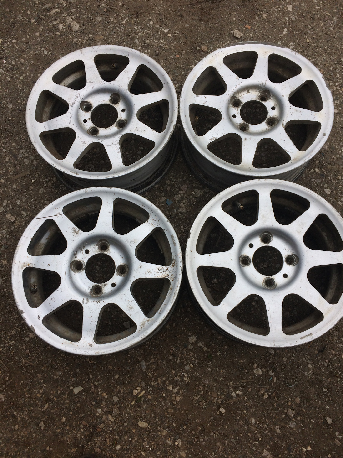 резина на дисках r13