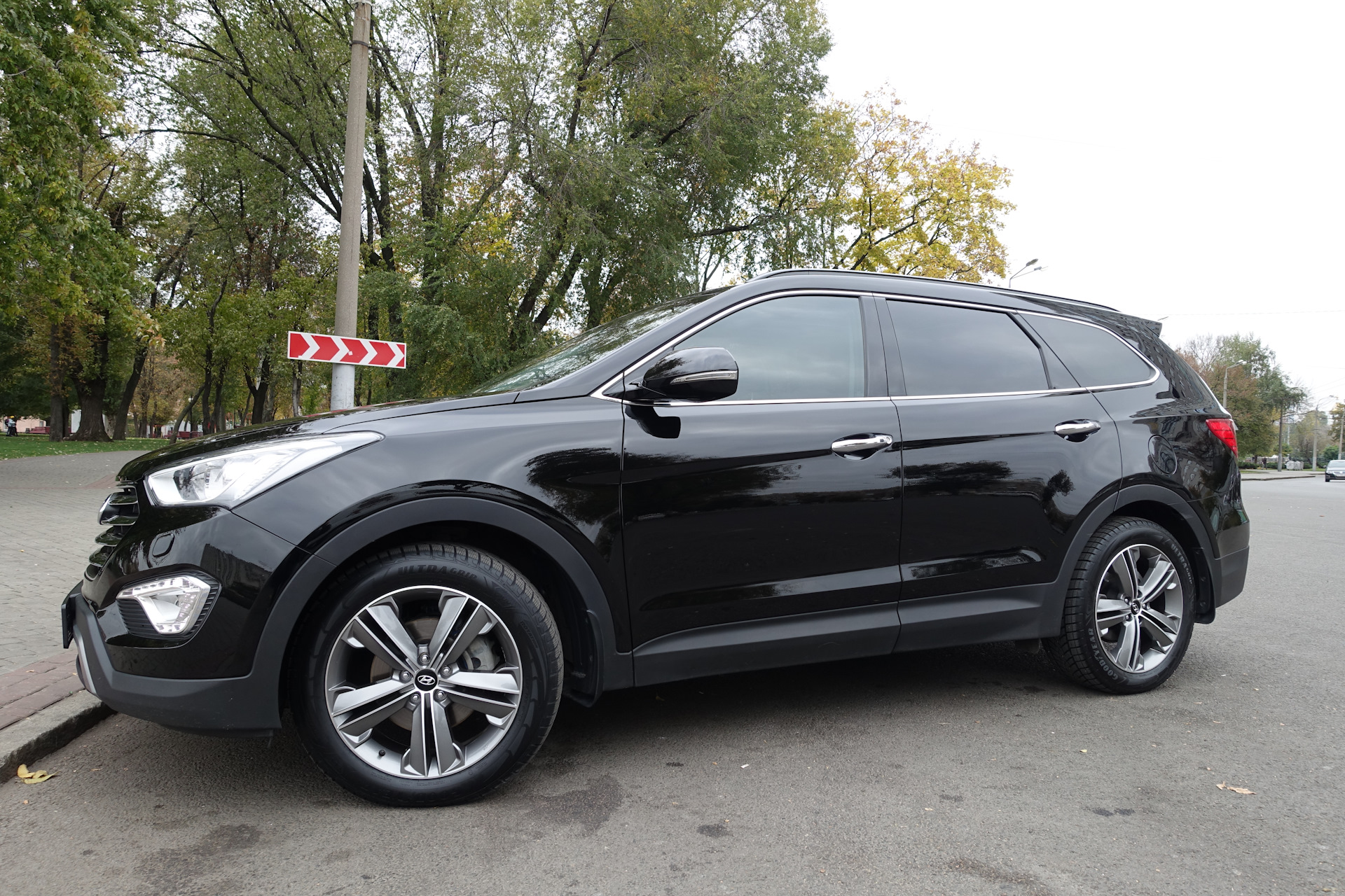 Hyundai santa fe черный. Санта Фе Блэк эдишн.