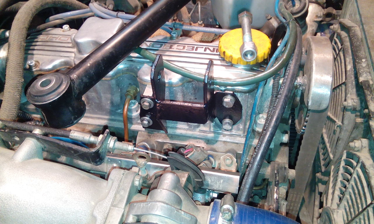 третья опора двигателя