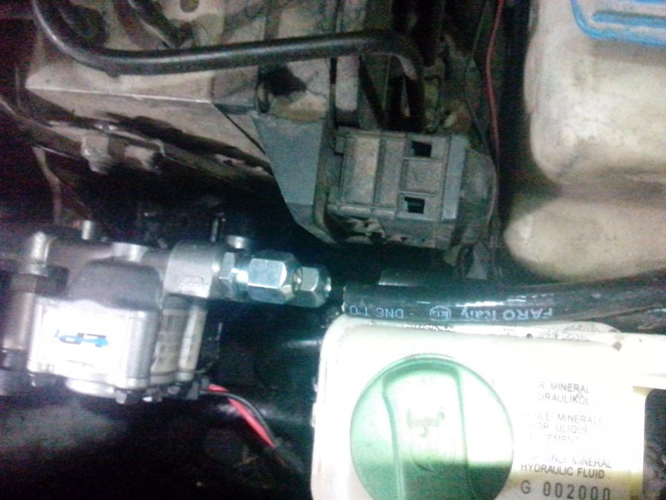 Фото в бортжурнале Audi A6 Avant (C5). Запчасти на фото: G002000