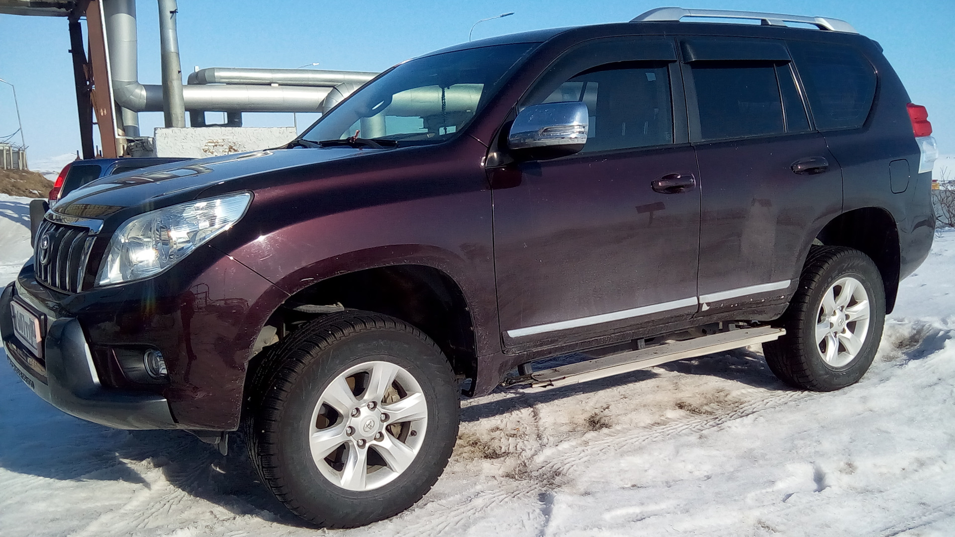 Купил прадо 2.7 бензин. Toyota Land Cruiser Prado 2011. Toyota Land Cruiser Prado 2.7. Toyota Land Cruiser Prado бордовый цвет. Прадо 150 бордовый.