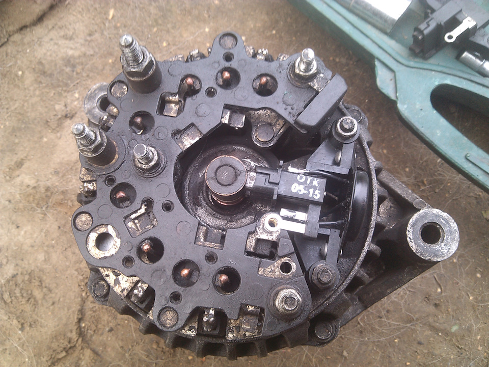 пропала зарядка акб! и тут же починка. — УАЗ Patriot, 2,3 л, 2012 года ...