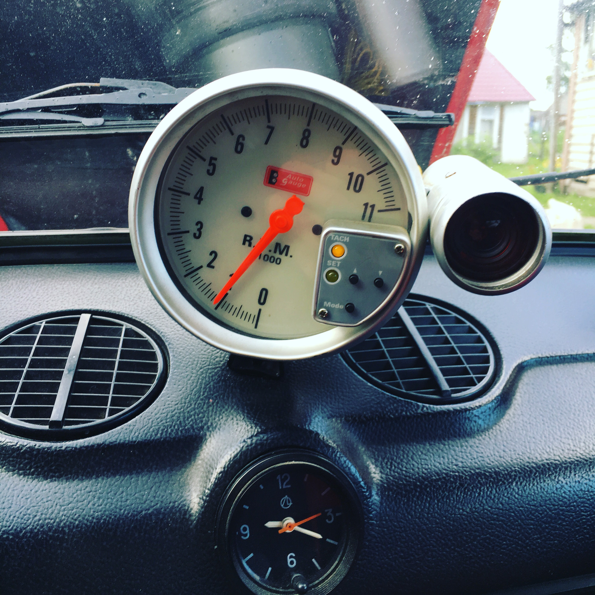 Прибор для измерения количества оборотов вала двигателя. Тахометр для измерения частоты вращения вала электродвигателя. Тахометр для бензинового двигателя до 1000 оборотов. Тахометр часового типа тч-10р. Тахометр схема устройства.