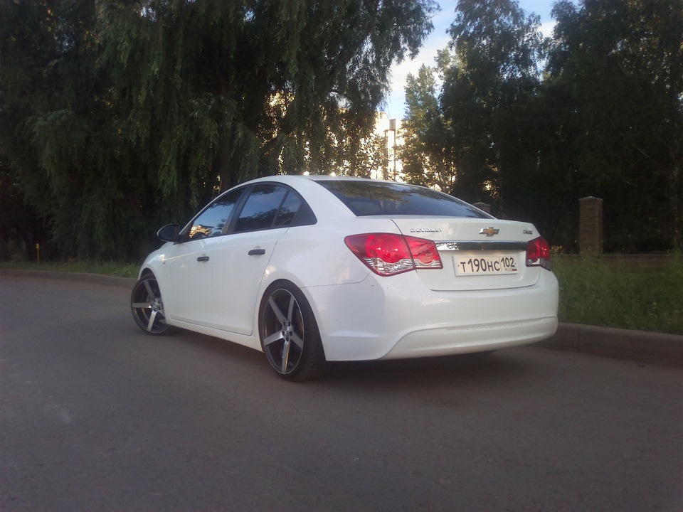 Chevrolet Cruze r17 Воссен