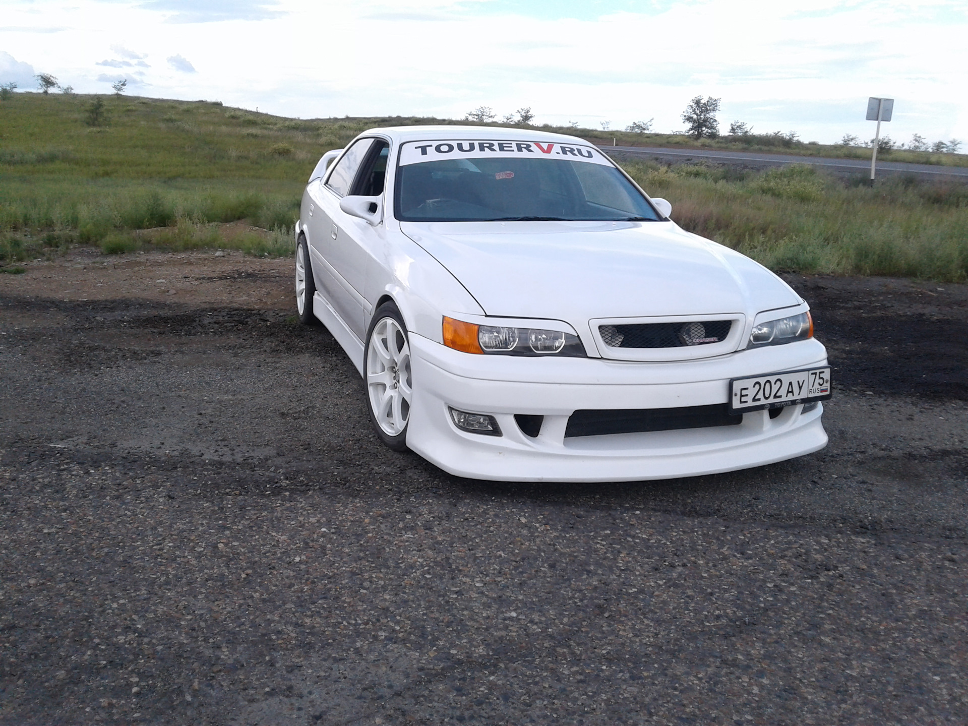 Toyota chaser 100. Чайзер перед. Toyota chaser 100 дорестайл. Chaser 100 белый. Toyota чайзер 100 черный.