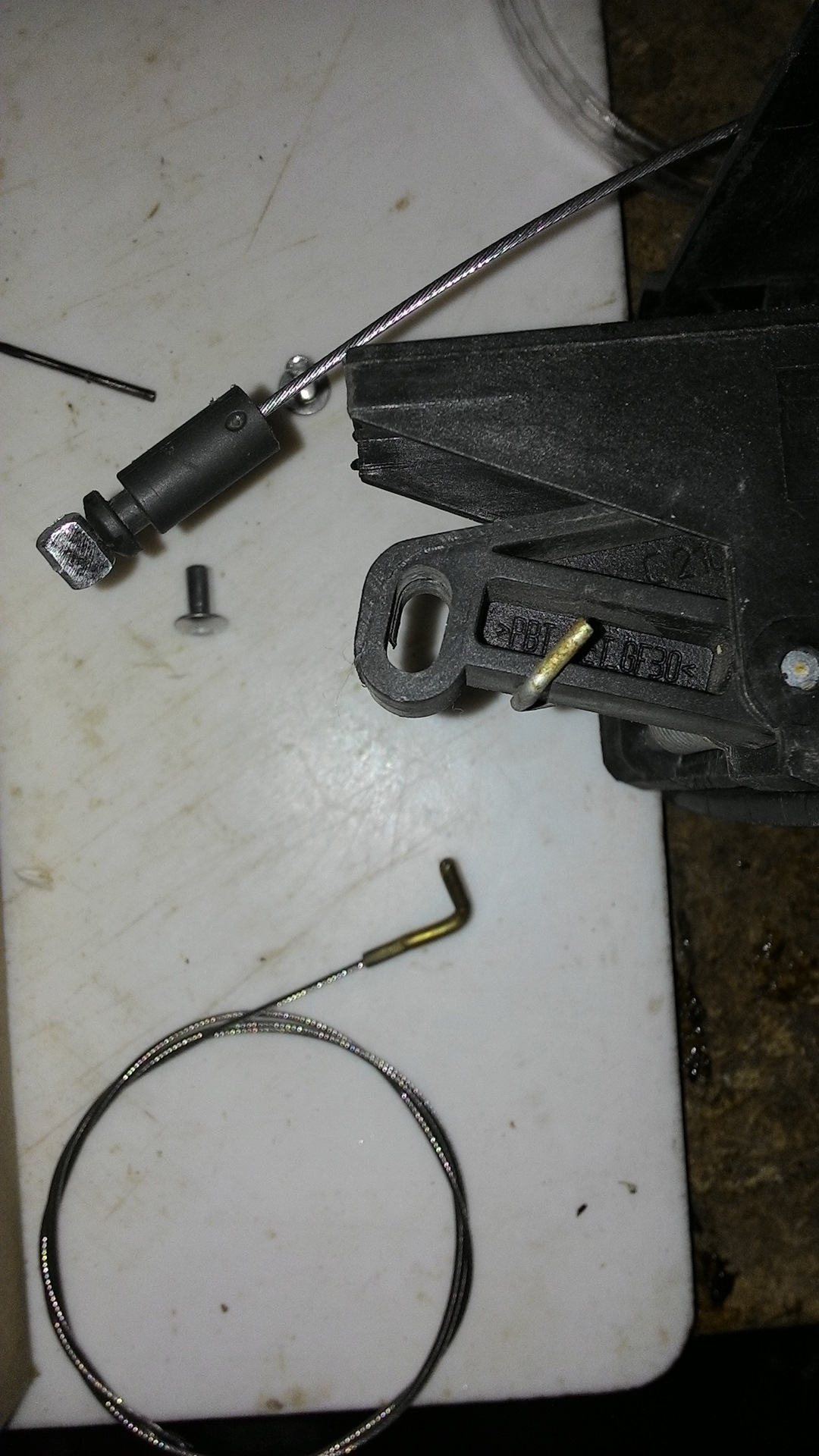 фиксатор для опрессовки тросов стеклоподъемника. порвался тросик сдвижной двери т5. порвался тросик сдвижной двери т5. замена тросика сдвижной двери. замена тросика сдвижной двери.