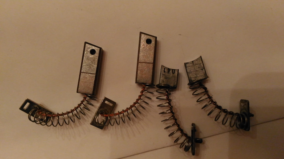 Новые щётки, старые стёртые щётки — Mazda Protege (FH4H)