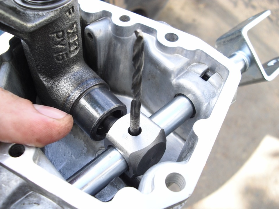 снятие механизма выбора передач