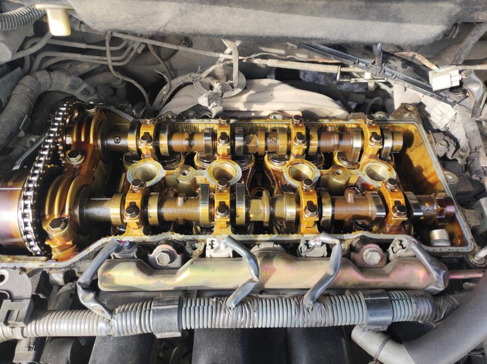 Замена прокладки под крышкой клапанов — Toyota Wish (AE10), 1,8 л, 2005 ...