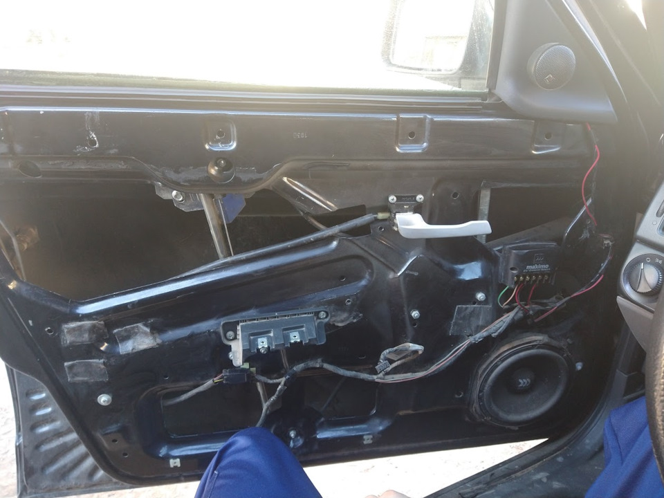 Замена стеклоподъемника — Lada Приора хэтчбек, 1,6 л, 2010 года ...