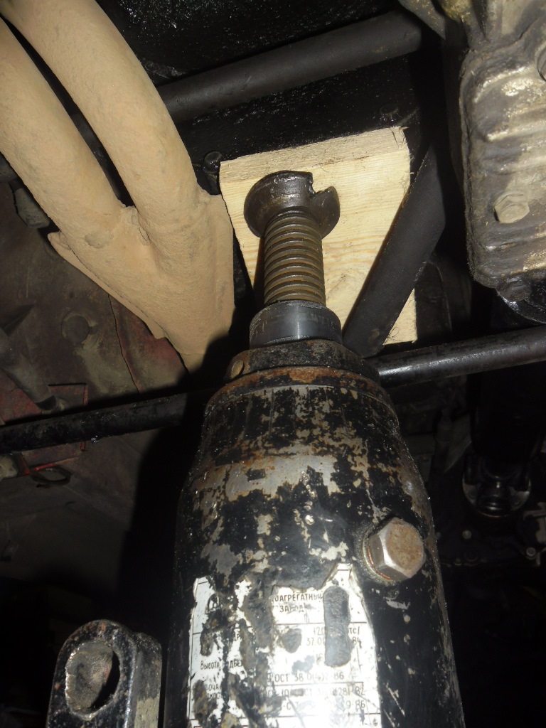 Замена прокладки под крышкой клапанов) — Lada 4x4 3D, 1,6 л, 1992 года ...