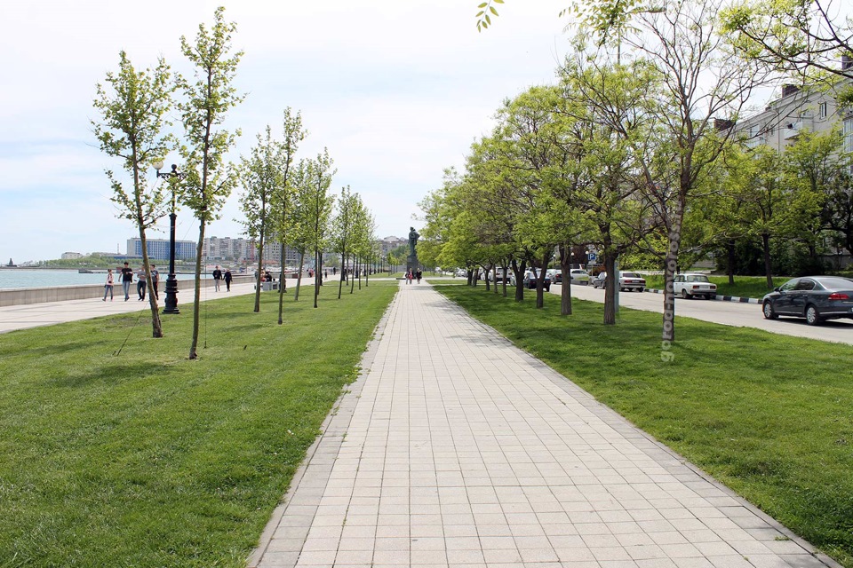 Новороссийск металлический дом ландшафт