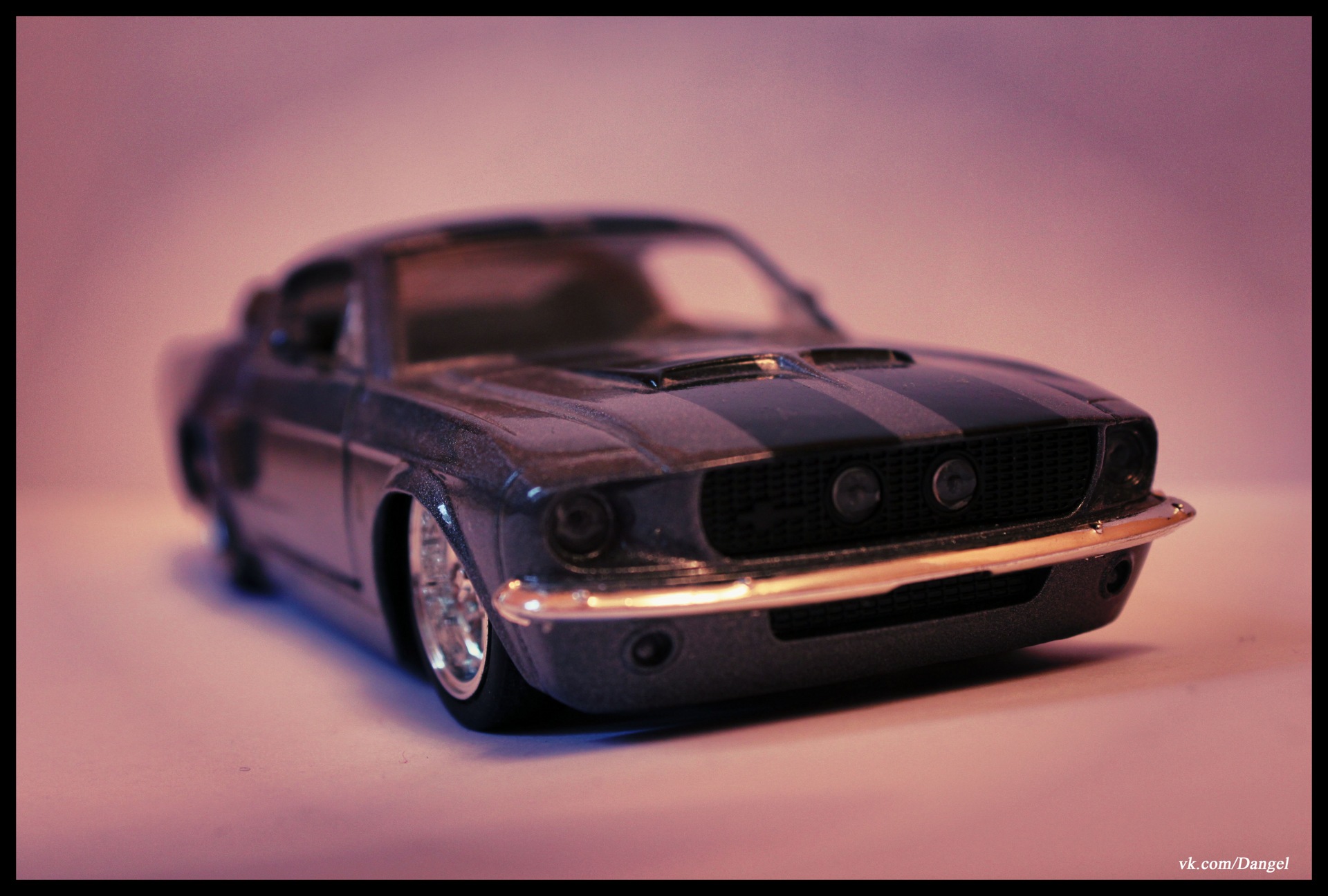 Модельки американской классика. Амс rebel machine. Масштабные модели классических американских автомобилей. 24 maisto. Модели машин хонвил.