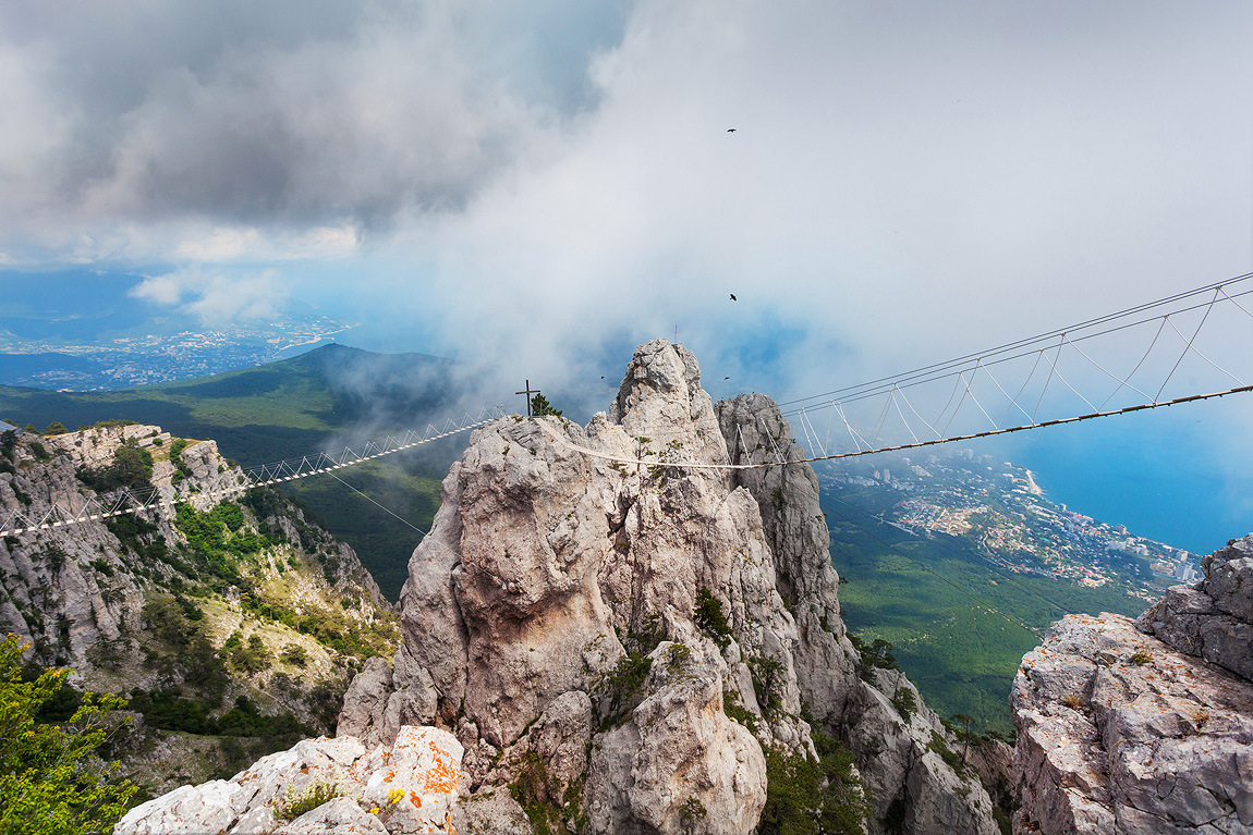 Республика крым ай петри. Гора ай Петри. Гора АЙПЕТРИ В Крыму. Гора ай-Петри (пос. Мисхор). Гора ай Петри вид сверху.