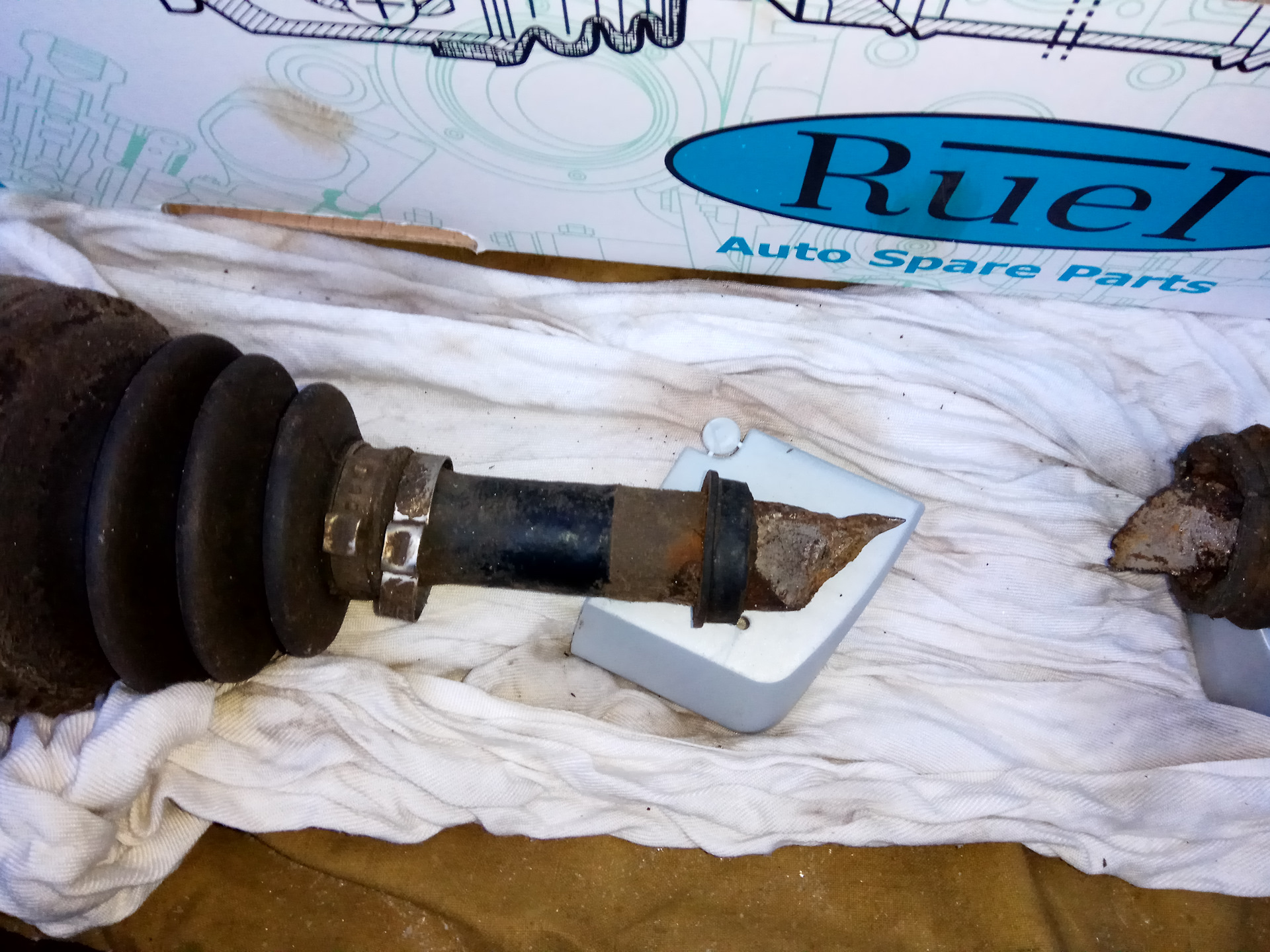 Лопнул левый приводной вал — Toyota Avensis II, 1,8 л, 2006 года ...