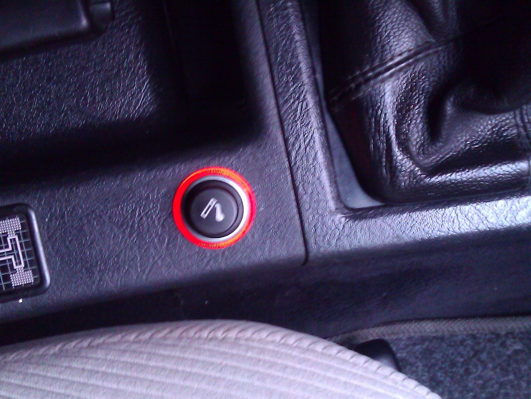 Подсветка прикуривателя — Audi 80 (B4), 2 л, 1992 года | тюнинг | DRIVE2