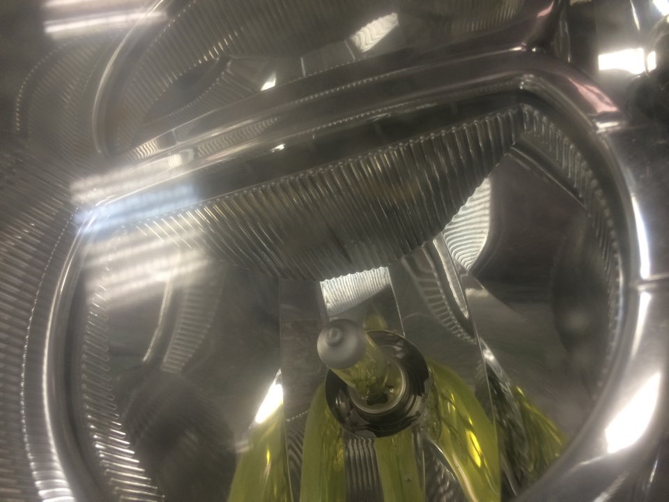 Потеет левая ПТФ — Skoda Octavia Mk2, 1,6 л., 2011 года | визит на ...