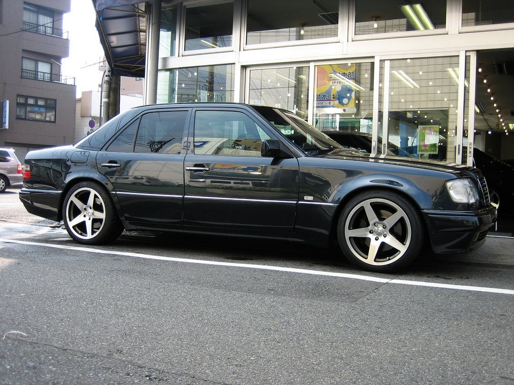 Разноширокие R18 от CLS AMG (аполлоны) - Mercedes-Benz E-class (W124), 2,8 л, 19