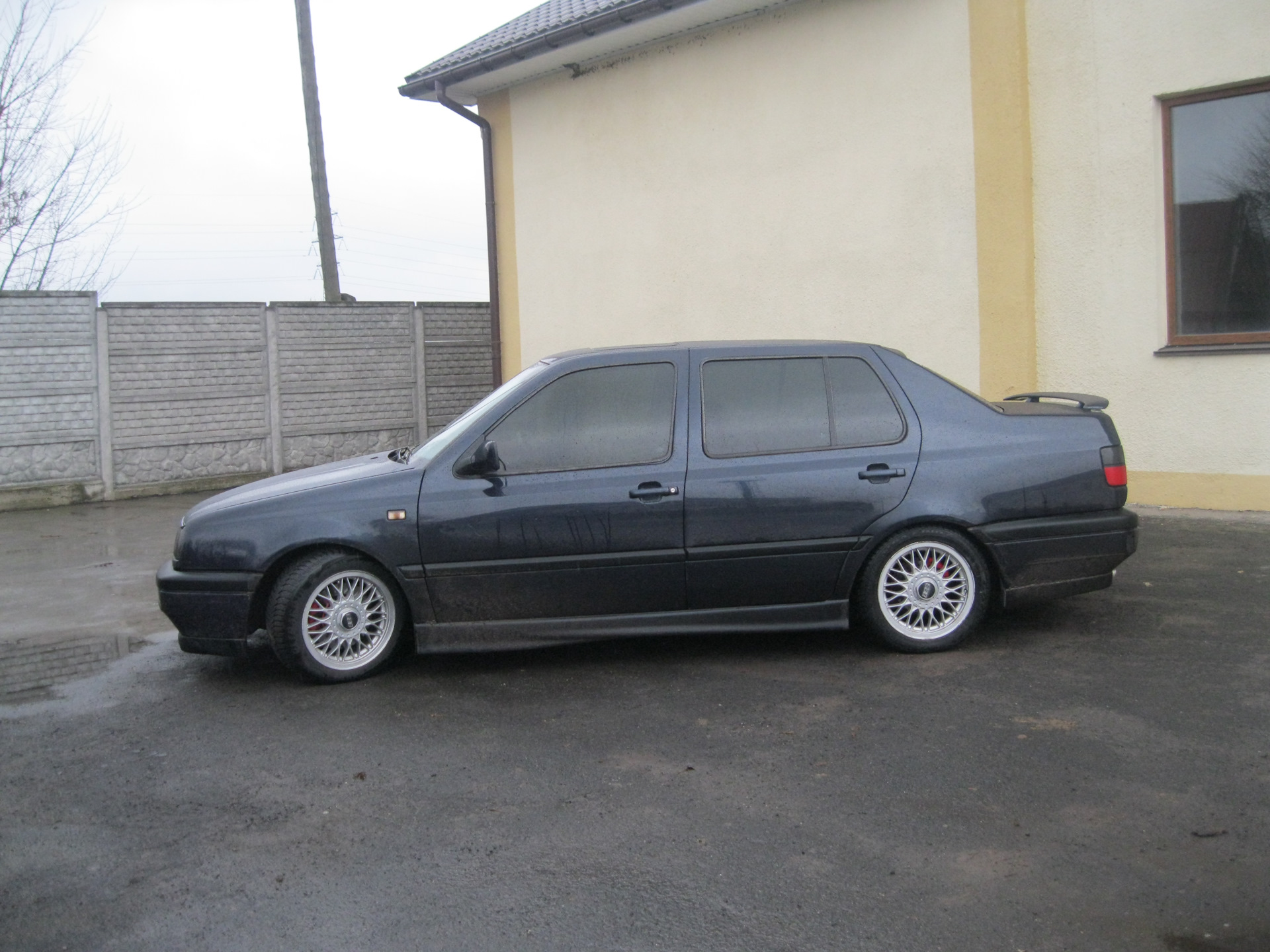 Volkswagen Vento на дисках r17