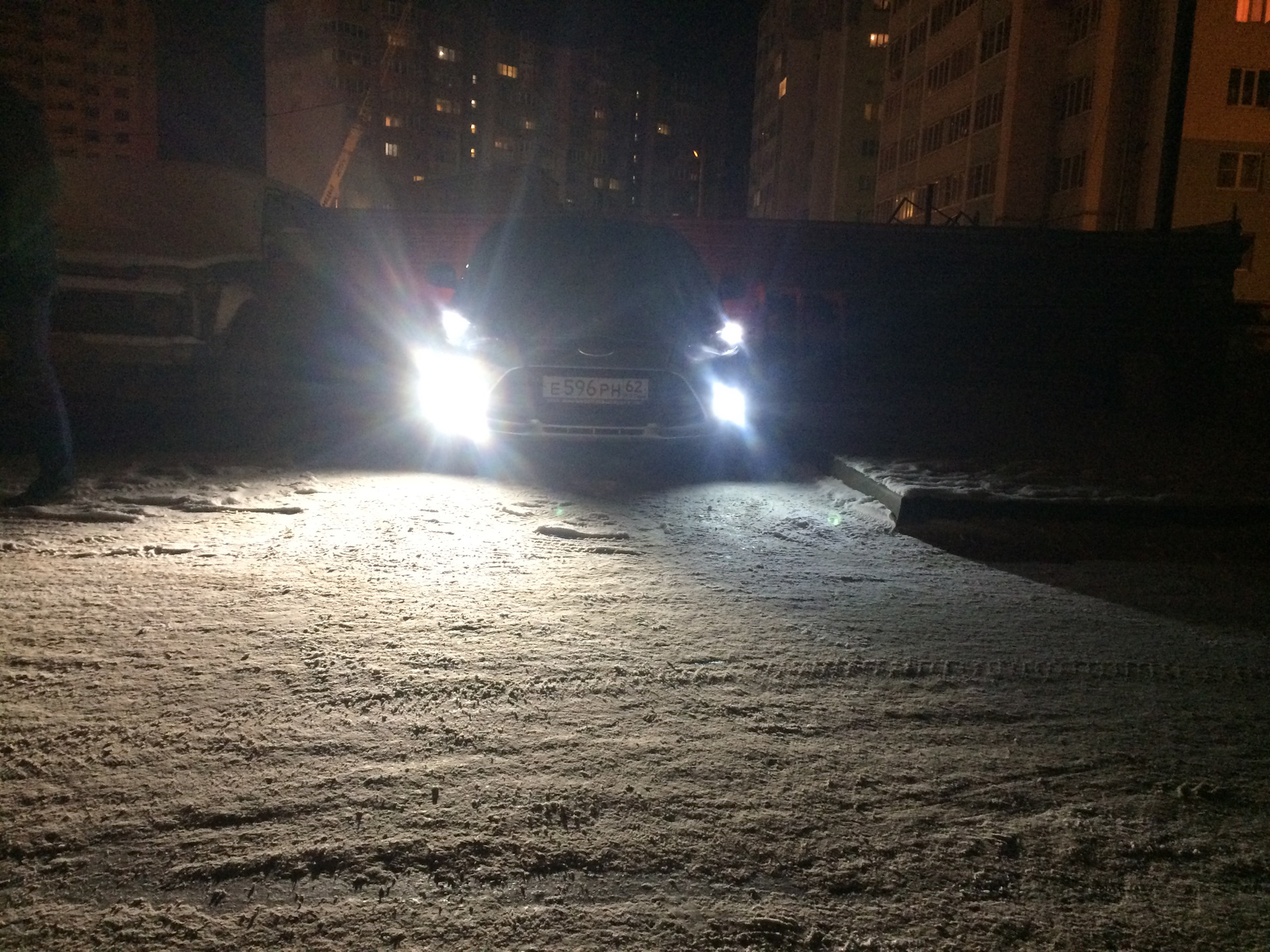 Замена диодных ламп в птф на новые — Ford Focus III Hatchback, 1,6 л ...