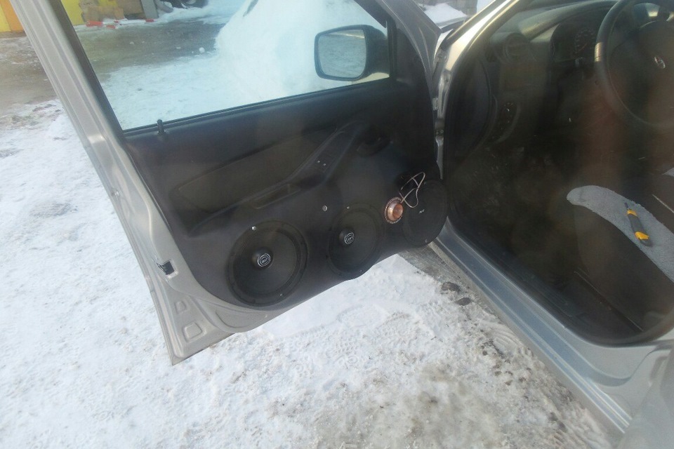 подключение фронта — Lada Гранта, 1,6 л, 2014 года | автозвук | DRIVE2