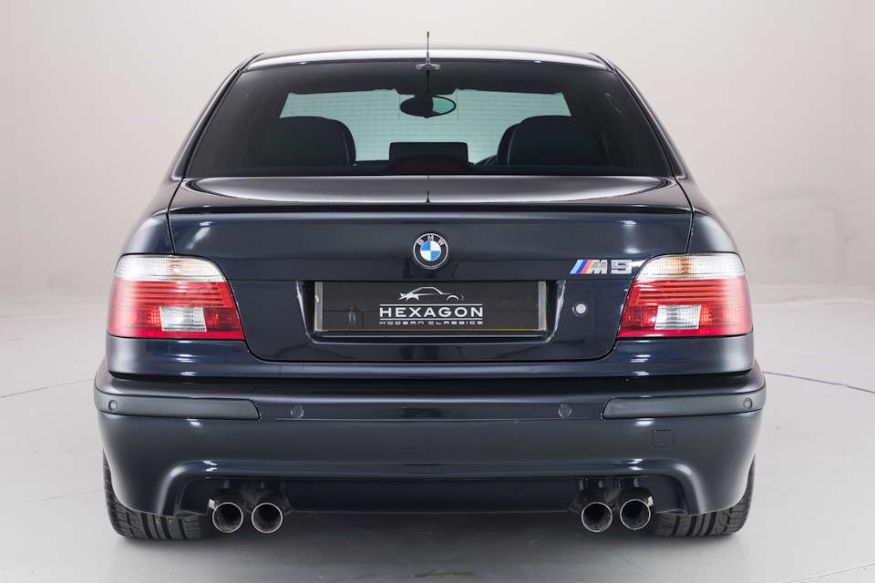 Bmw 9 M5 Carbon Black Metallic Drive2