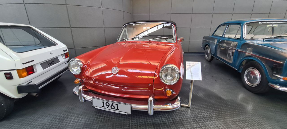 Музей Volkswagen в Вольфсбурге — Volkswagen Passat B8, 1,5 л, 2020 года ...