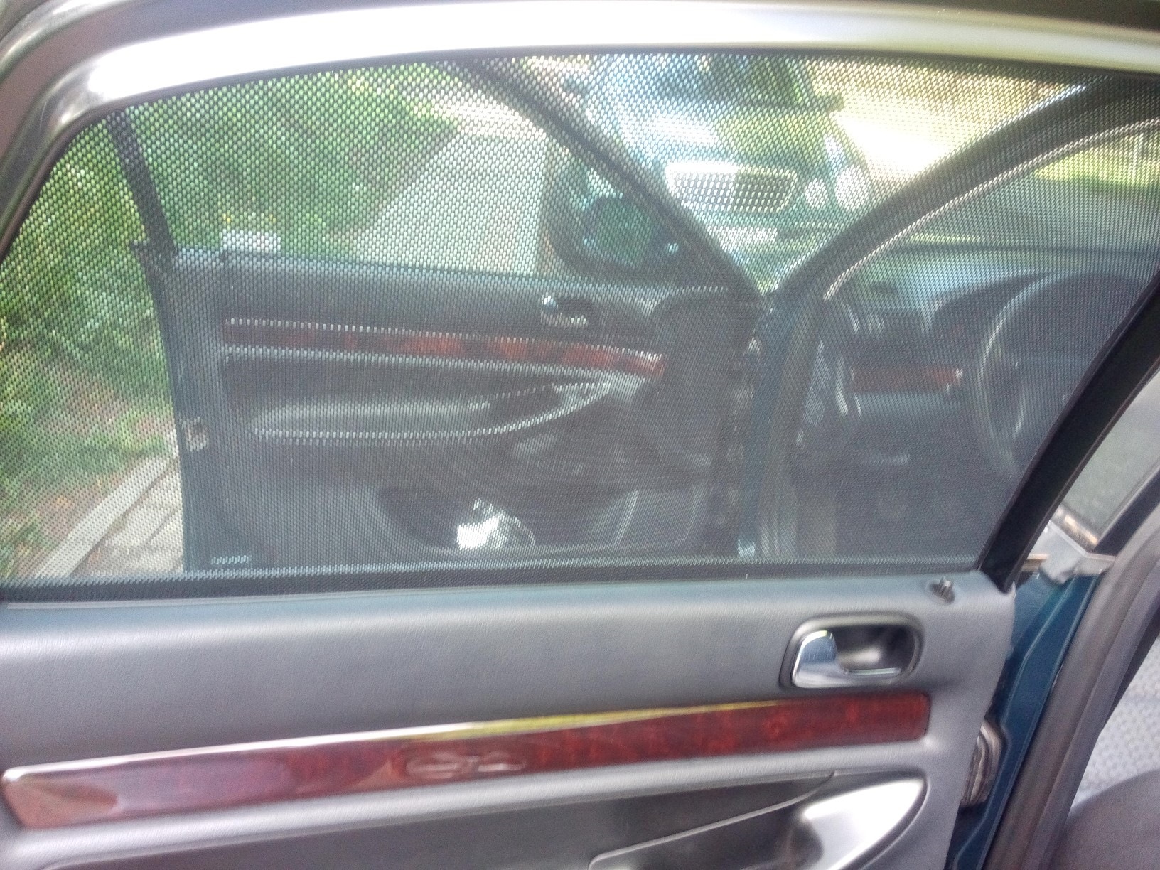 Шторки ауди а6. Каркасные шторки на Ауди а4 1995г. Каркасные шторки на Subaru b4. Шторки на окна на Audi a4 b5 кузов. Каркасные шторки на Ауди а5.