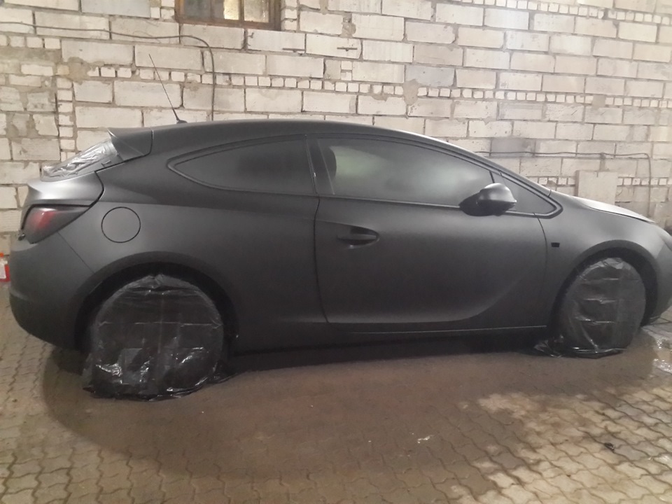 Opel Astra j GTC черный