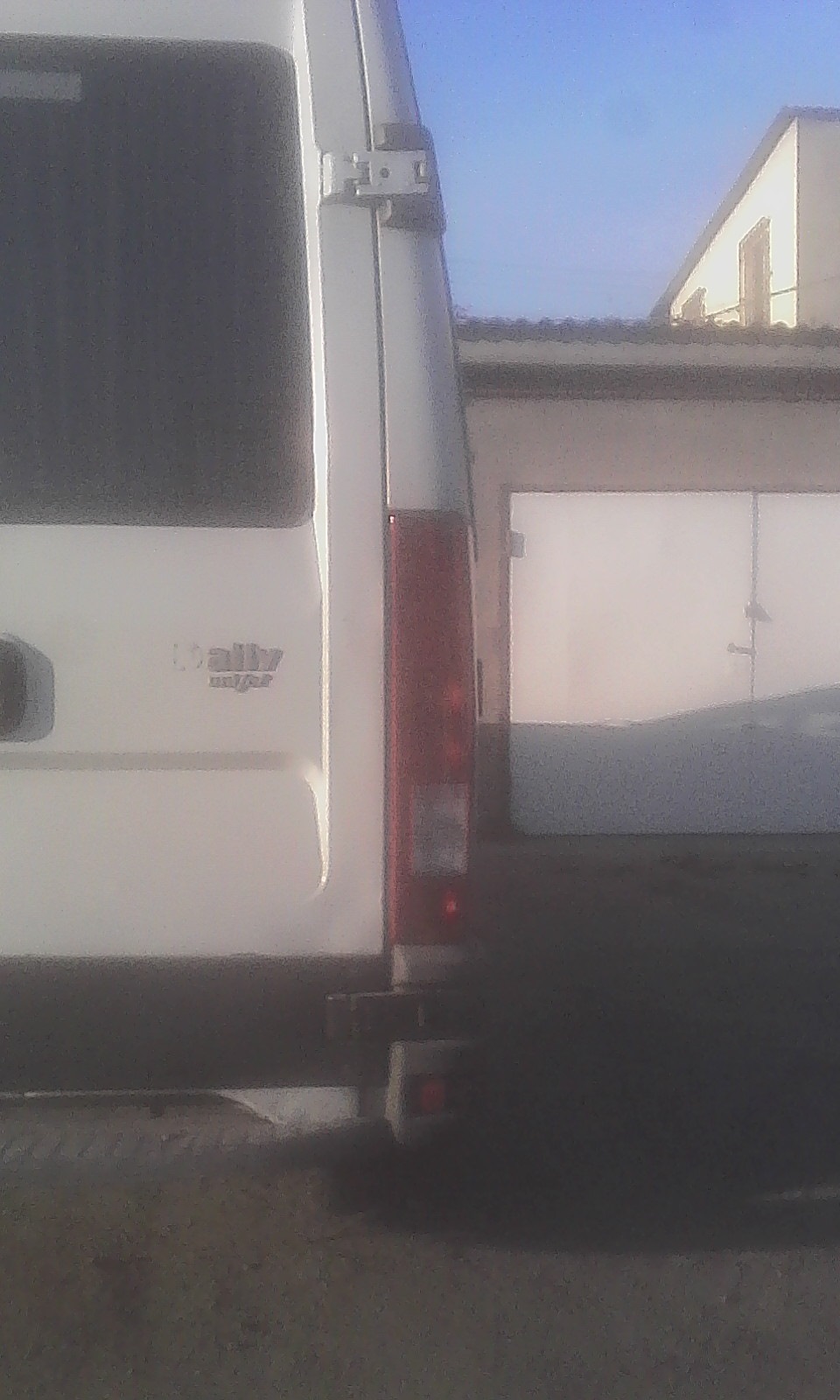 заменил задний фонарь — Iveco Daily (3G), 2,8 л, 2002 года | наблюдение ...