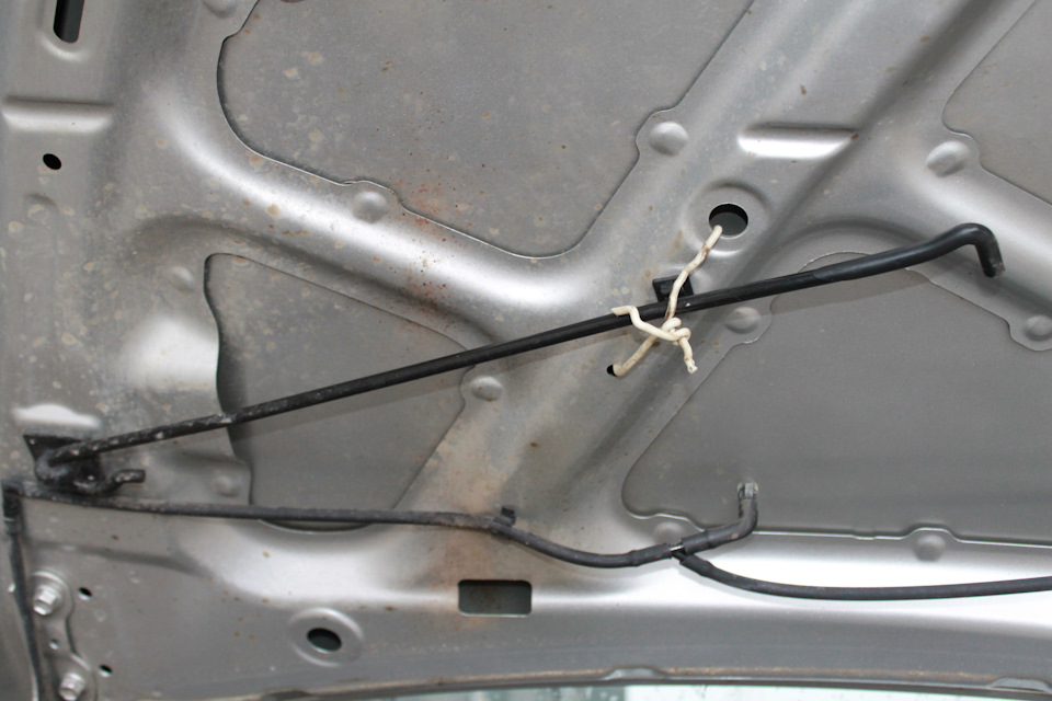 Пришел фиксатор стойки капота, установил. — Chevrolet Spark (M300), 1 л ...