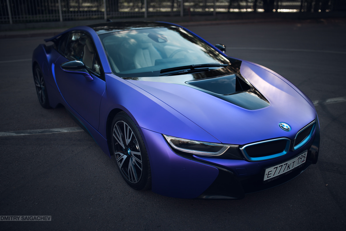 I8 BMW праворульная