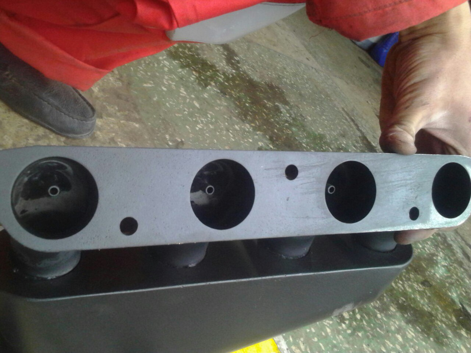 Штуцера целятся прямо в центр) — Lada 21073