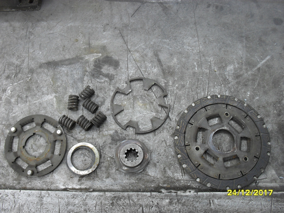 Фото в бортжурнале Самодельный минитрактор