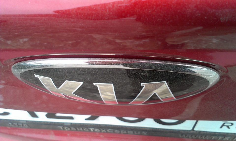 Как снять шильдик киа рио 3 шильдик - KIA Rio (3G), 1,4 л, 2013 года просто так DRIVE2