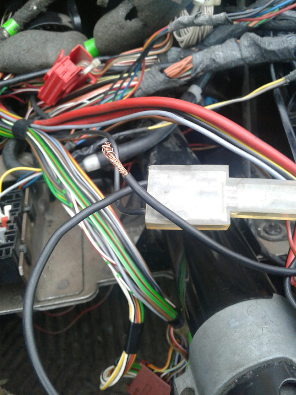 Нет питания на форсунки и модуль зажигания — Volkswagen Golf Mk3, 2,8 л ...