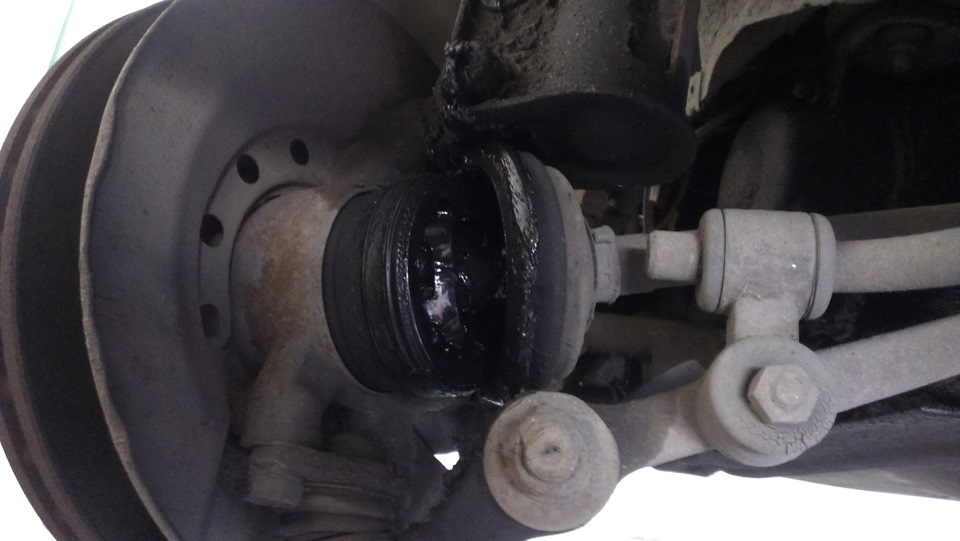 Замена пыльника гранаты, датчика масла, шаровой — Lada 21120, 1,5 л ...