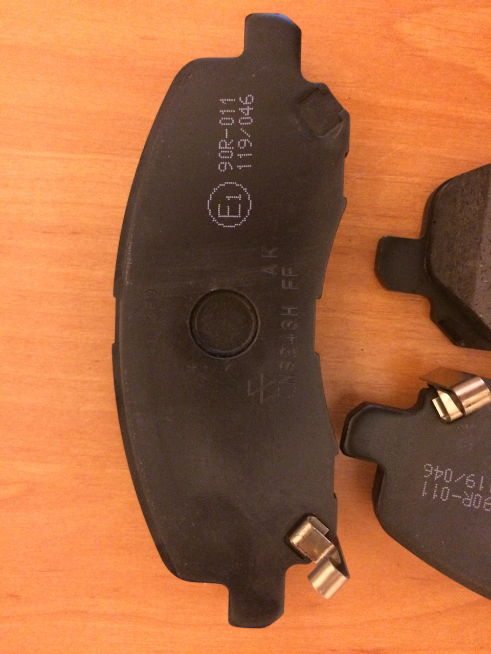 4605A557 Колодки тормозные Mitsubishi | Запчасти на DRIVE2