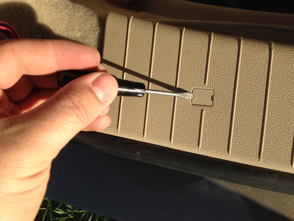 Регулировка двери багажника — Mercedes-Benz A-Class (W169), 2 л, 2008 ...