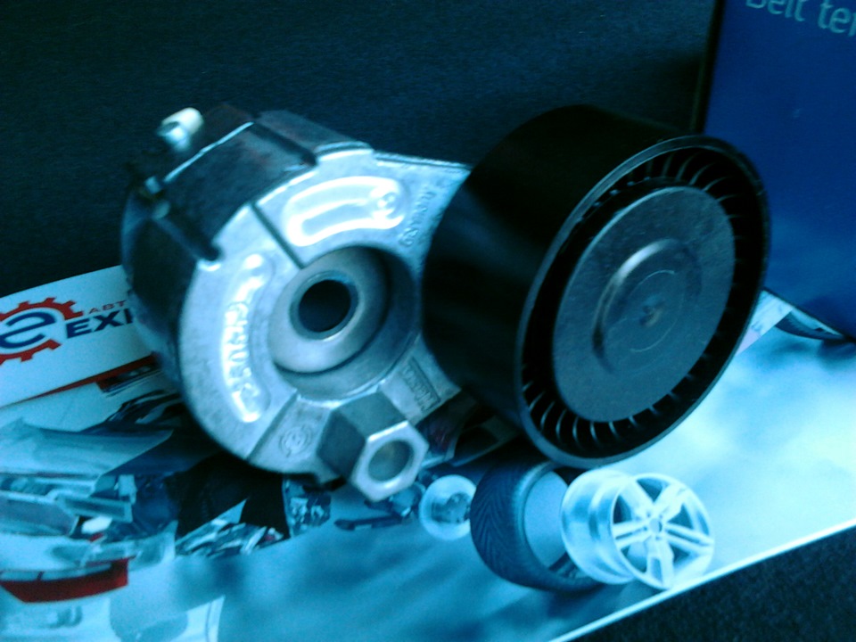 Замена ремня дополнительного оборудования. — Renault Megane II, 1,5 л ...