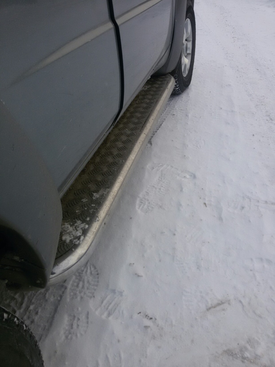 Установил пороги. — Nissan Patrol (Y61), 3 л, 2005 года | своими руками ...