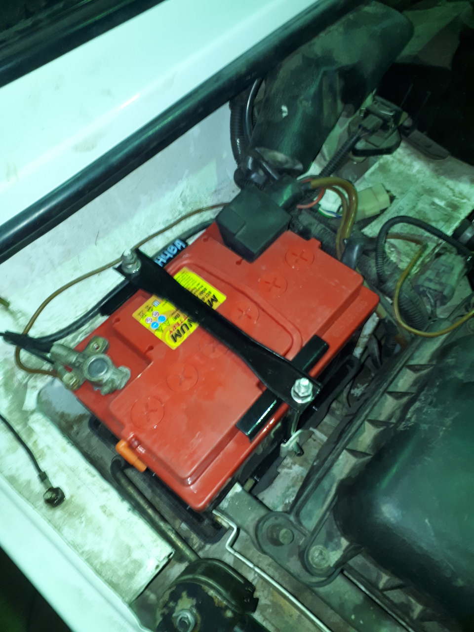 Батарейка — Lada 4x4 3D, 1,7 л, 2010 года | наблюдение | DRIVE2